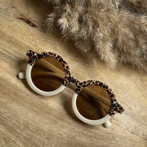 Sonnenbrille mit halbiertem Tigerprint / beige