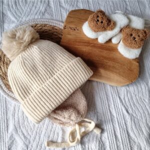 babymuts-beige-oorwarmers-2